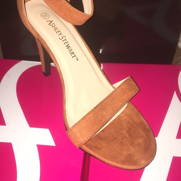 Ashley Stewart Heels Size 9W Color: 9W - Picture 3 of 3